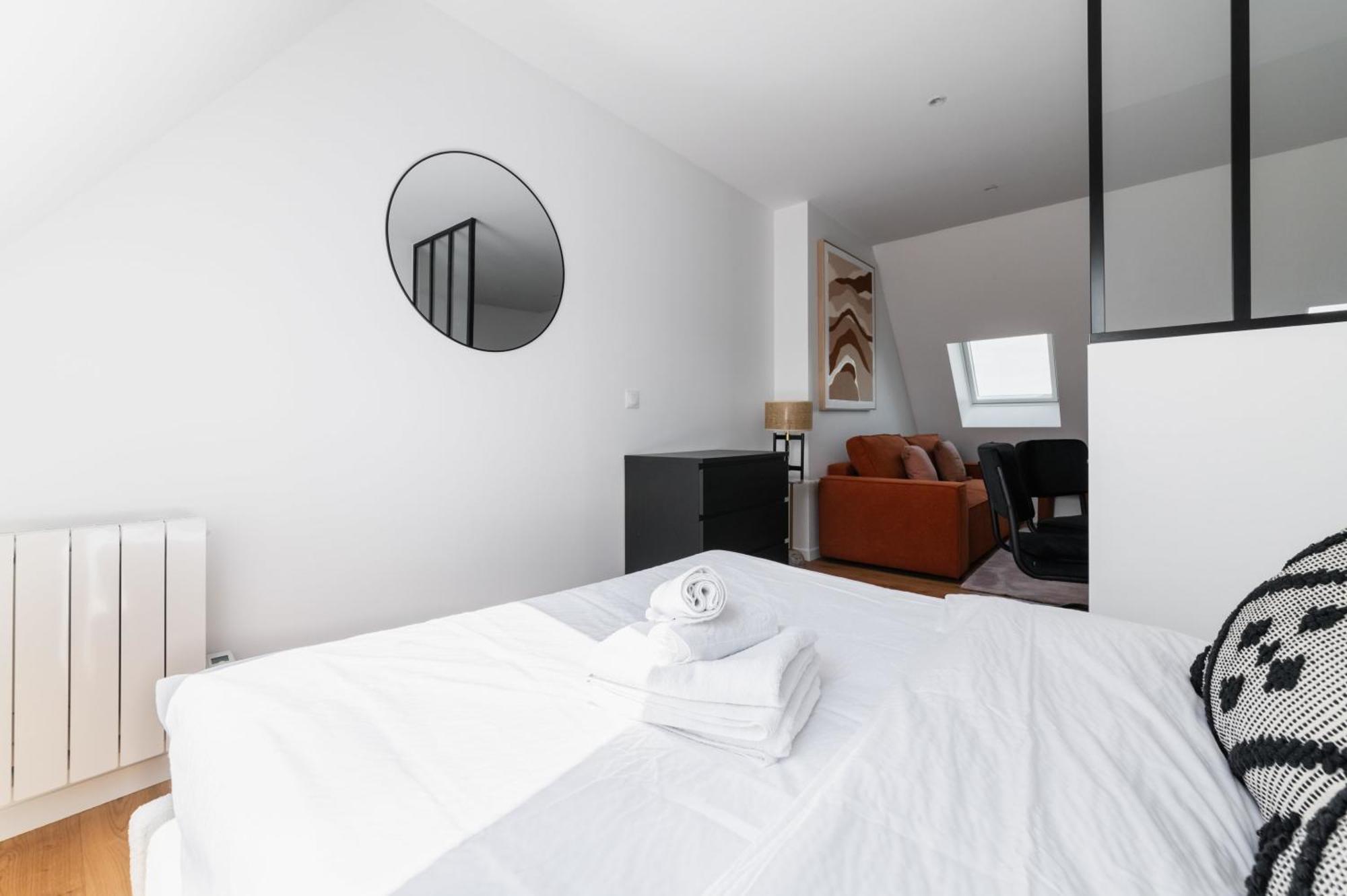 2 Pieces Refait A Neuf Dernier Etage - Paris 19 - 4P - Flat-Guest Apartment Екстериор снимка
