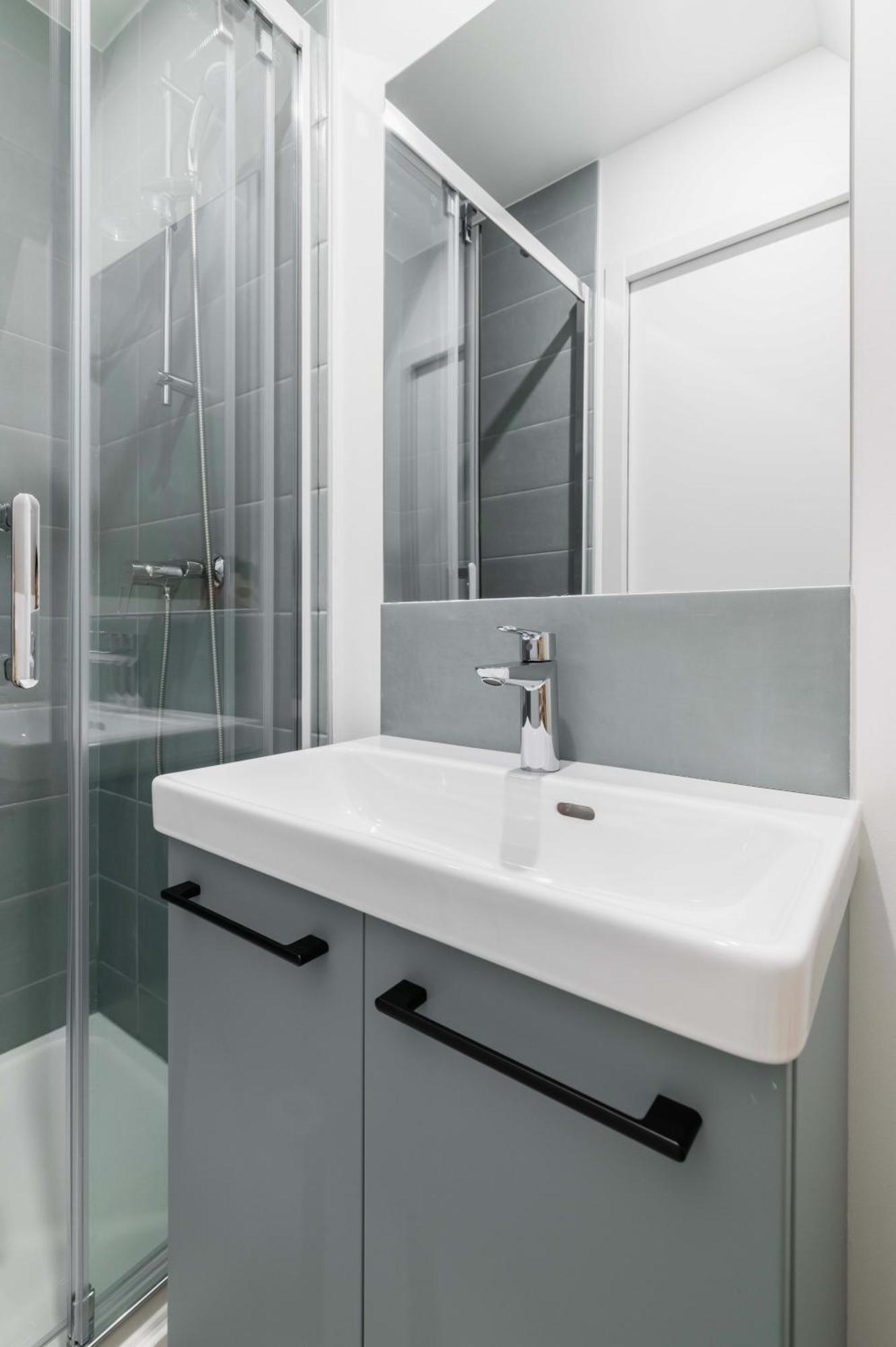 2 Pieces Refait A Neuf Dernier Etage - Paris 19 - 4P - Flat-Guest Apartment Екстериор снимка