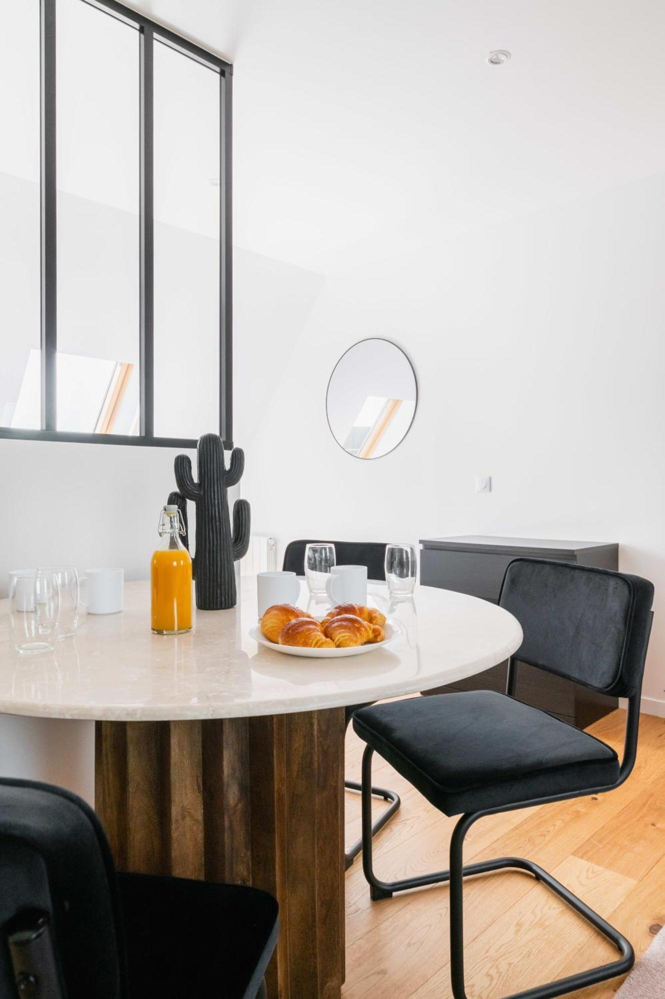 2 Pieces Refait A Neuf Dernier Etage - Paris 19 - 4P - Flat-Guest Apartment Екстериор снимка